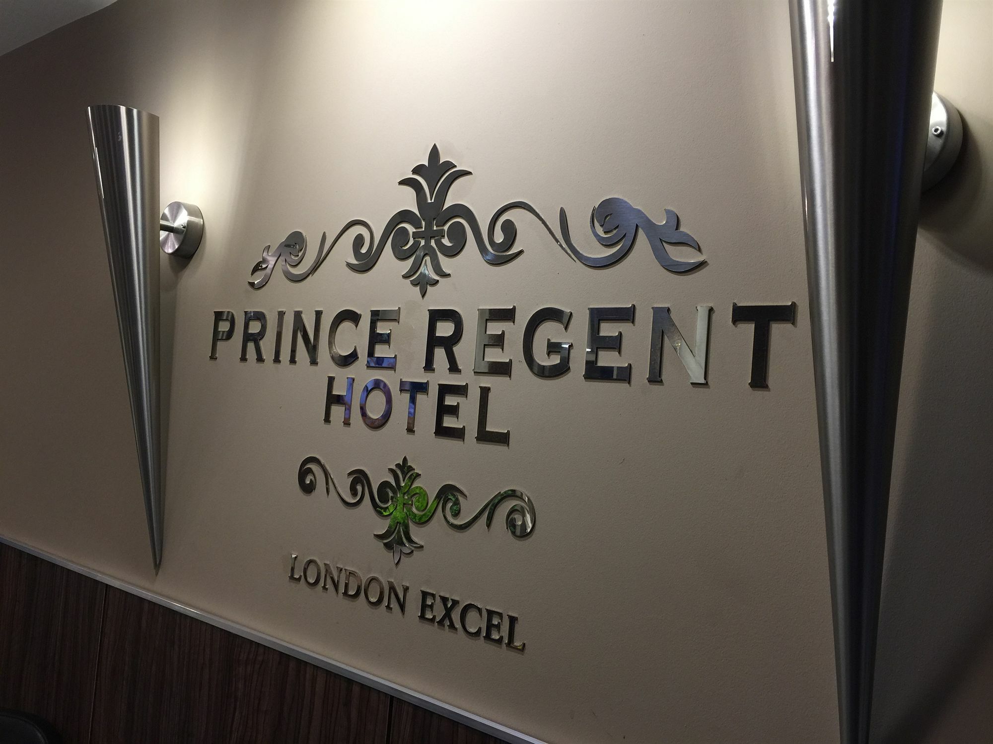 Prince Regent Hotel Excel Londres Exterior foto