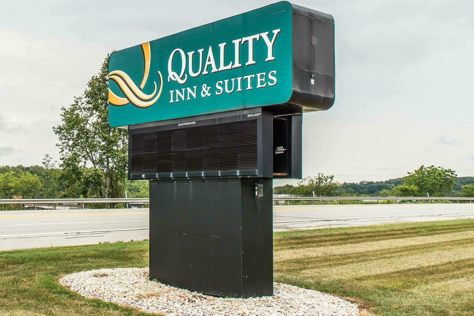 Quality Inn & Suites Indiana, Pa Exterior foto