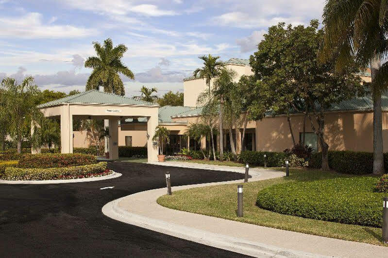 Courtyard Miami Airport West/Doral Hotel Exterior foto