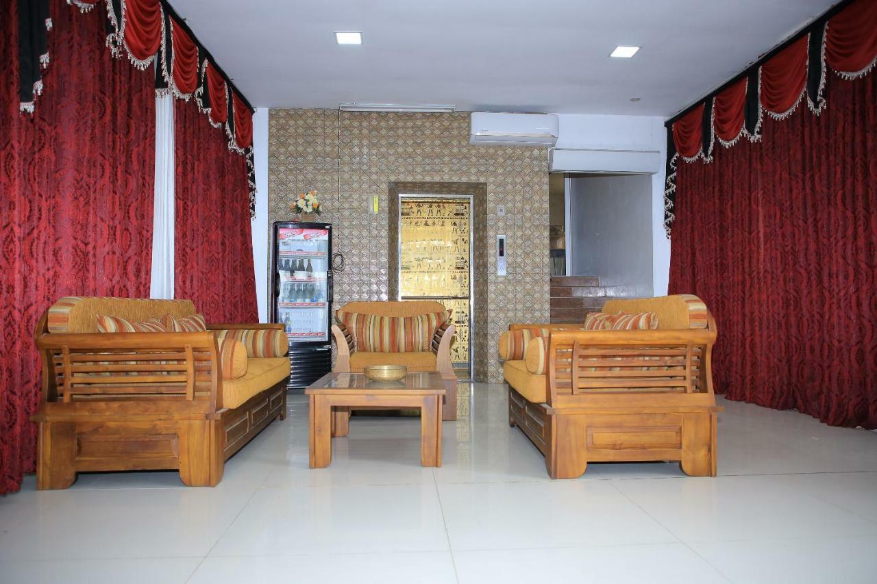 Oyo 318 Pillaiyar Inn Jaffna Exterior foto