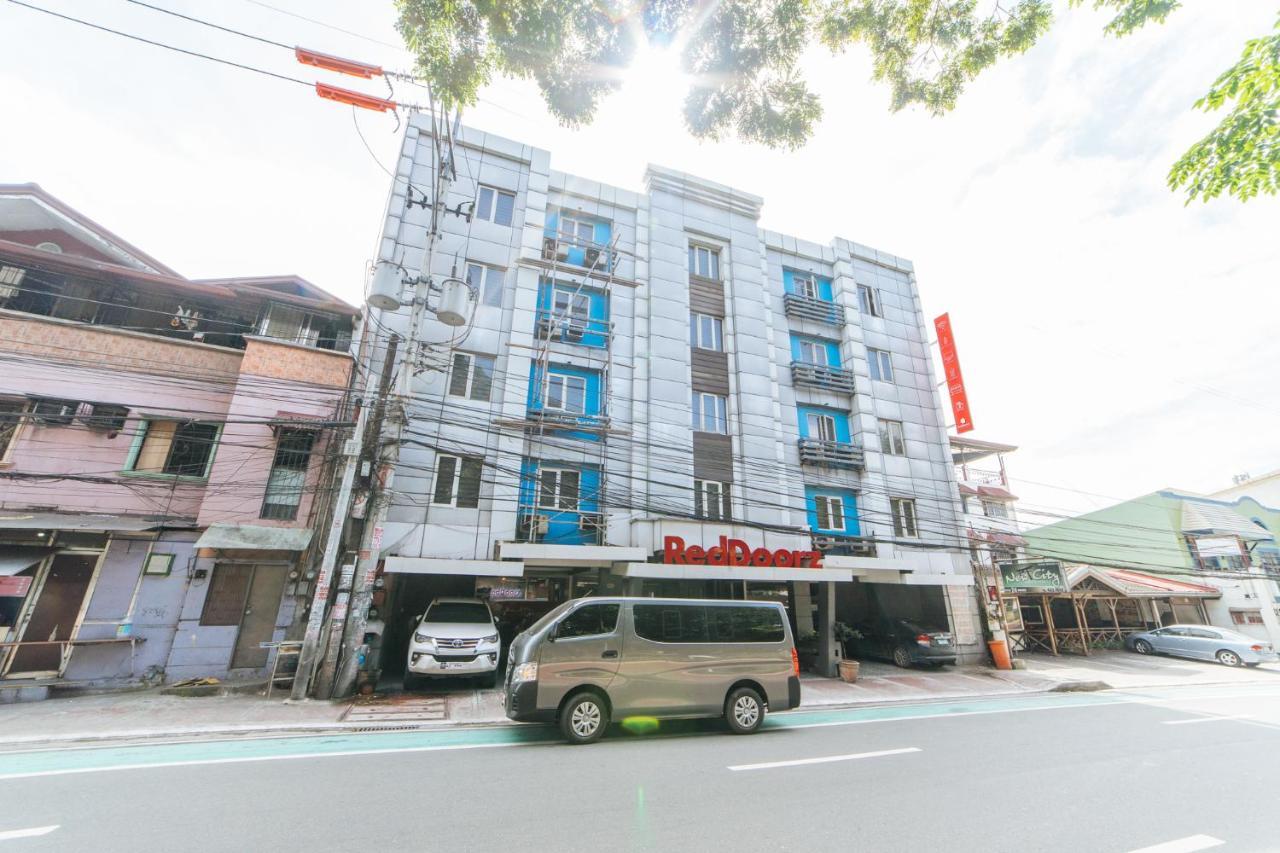 Reddoorz Plus Near Quezon City Circle Hotel Manila Exterior foto
