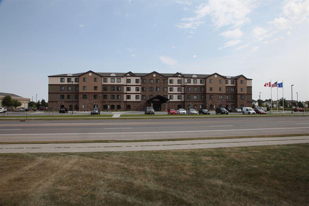 Staybridge Suites Grand Forks, An Ihg Hotel Exterior foto