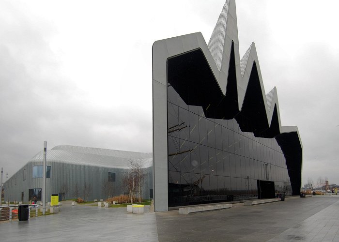 Museum of Transport A Thoroughly Modern Museum (Riverside Museum of Transport and car ... photo