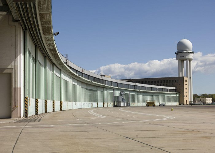 Tempelhof Airport A Twenty-First Century Museum - AlliiertenMuseum photo