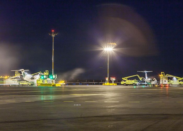 Ottawa International Airport Ottawa Int'l Airport - De-Icing Apron Reconstruction & Lighting ... photo