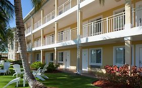 Sunshine Suites Resort West Bay Exterior photo