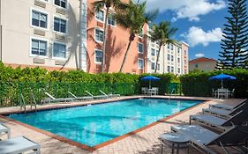 Baymont By Wyndham Miami Doral Exterior photo