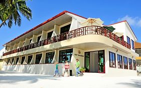 Sun Tan Beach Hotel Maafushi Exterior photo