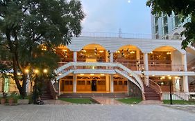 De Leopol Hotel Adis Abeba Exterior photo