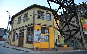 Hostal Recuerdos De Familia Valparaíso Exterior photo