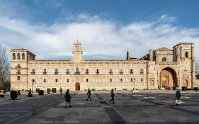 Parador de Turismo de León Leão Exterior photo