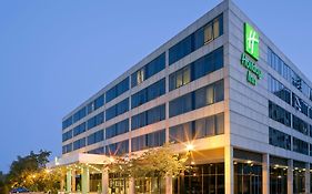 Holiday Inn Milton Keynes Central, An Ihg Hotel Exterior photo