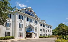 Baymont By Wyndham Lafayette Airport Exterior photo