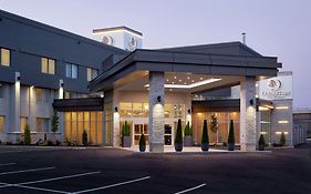 Doubletree By Hilton Montreal Airport Dorval Exterior photo