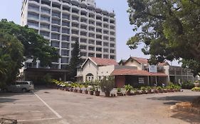 Woodlands Hotel Bangalore Exterior photo