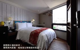Reddot Hotel Taichung Exterior photo