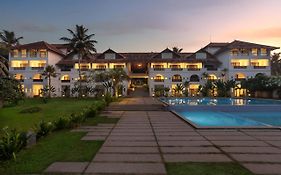 Estuary Sarovar Premiere Poovar Island Exterior photo