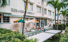 Beds N' Drinks Miami Beach Exterior photo