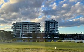 Signature Waterfront Apartments Gold Coast Exterior photo