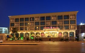 Ramada By Wyndham Hotel Riyadh Riade Exterior photo