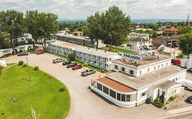 Auberge Le Parasol Saguenay Exterior photo