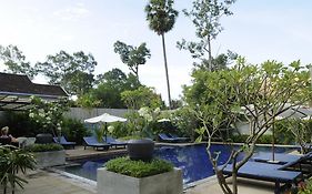 The Frangipani Villa Hotel II Siem Reap Exterior photo