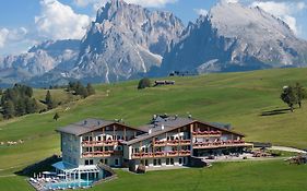 Hotel Santner Alpine Sport & Relax Alpe Di Siusi Exterior photo