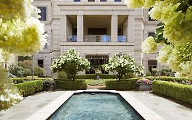 Waldorf Astoria Atlanta Buckhead Exterior photo