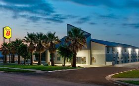 Super 8 By Wyndham New Braunfels I-35 Exterior photo