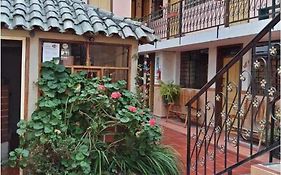 Hostal Rincon Del Turista Otavalo Exterior photo