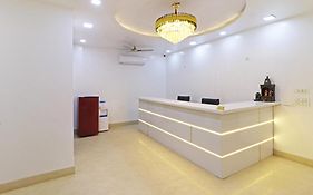 Frankstay By Hotel Samrat Residency 10 Mints Walking Distance Nizamuddin Railway Station Nova Deli Exterior photo