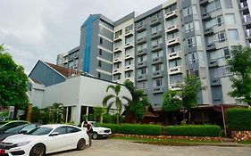Thepnakorn Hotel Buri Ram Exterior photo