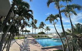 Casablanca On The Beach Miami Beach Exterior photo