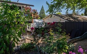 Chic Rv Retreat, Stunning Yard In Roseburg Exterior photo