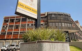 Uberaba Apart Hotel Exterior photo