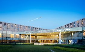 Hilton Beijing Capital Airport Hotel Shunyi Exterior photo