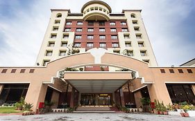 Grand Hotel Kathmandu Catmandu Exterior photo