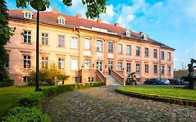 Schlosshotel Ruehstaedt Garni - Natur & Erholung An Der Elbe Ruhstadt Exterior photo