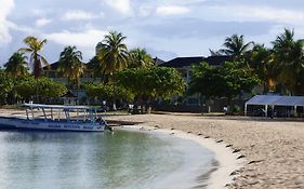 Beach Studio 30 Ocho Rios Exterior photo