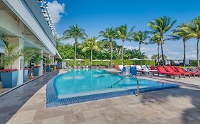Miami Beachfront Hotel Studio With Balcony Exterior photo