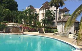 Sky Castles Apt J3 Ocho Rios Exterior photo