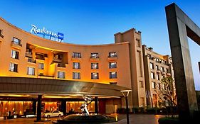 Radisson Blu Plaza Delhi Airport Hotel Nova Deli Exterior photo