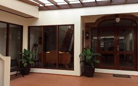 Casa Roces Acomodação com café da manhã Legazpi Exterior photo