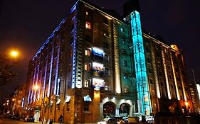 The Place Aparthotel Manchester Exterior photo