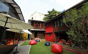 Viman Guesthouse Banguecoque Exterior photo
