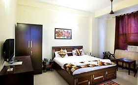 Oyo Rooms Noida Film City Exterior photo