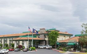 Rogue Regency Inn & Suites Medford Exterior photo