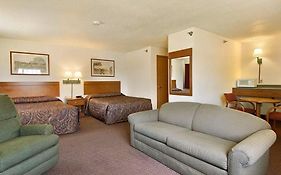 Wamego Inn And Suites Room photo