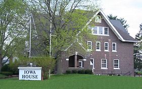 Iowa House Ames Exterior photo