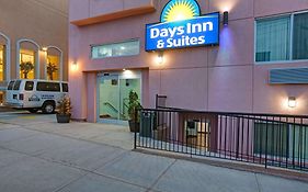 Days Inn & Suites By Wyndham Ozone Park/Jfk Airport Nova York Exterior photo